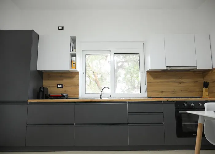 Andris Ylli & Hojza Apartments