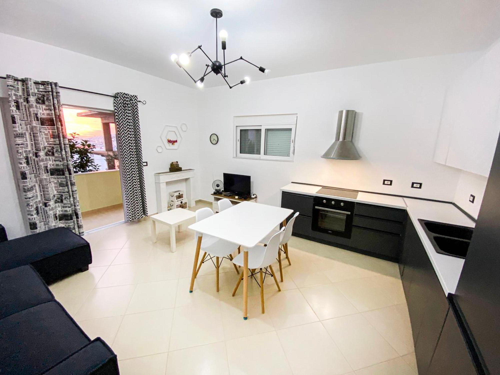 Andris Ylli & Hojza Appartement