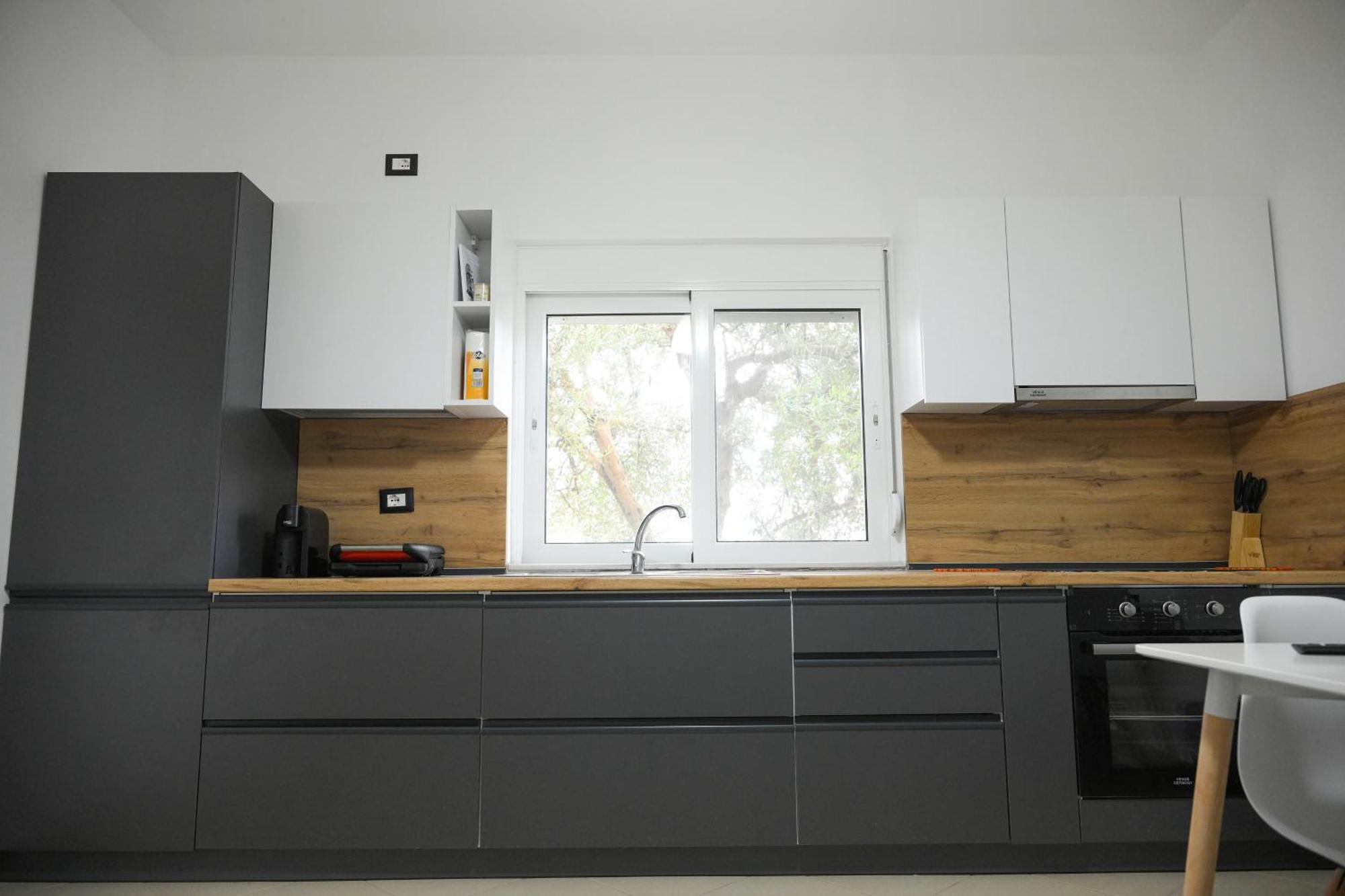 Andris Ylli & Hojza Appartement