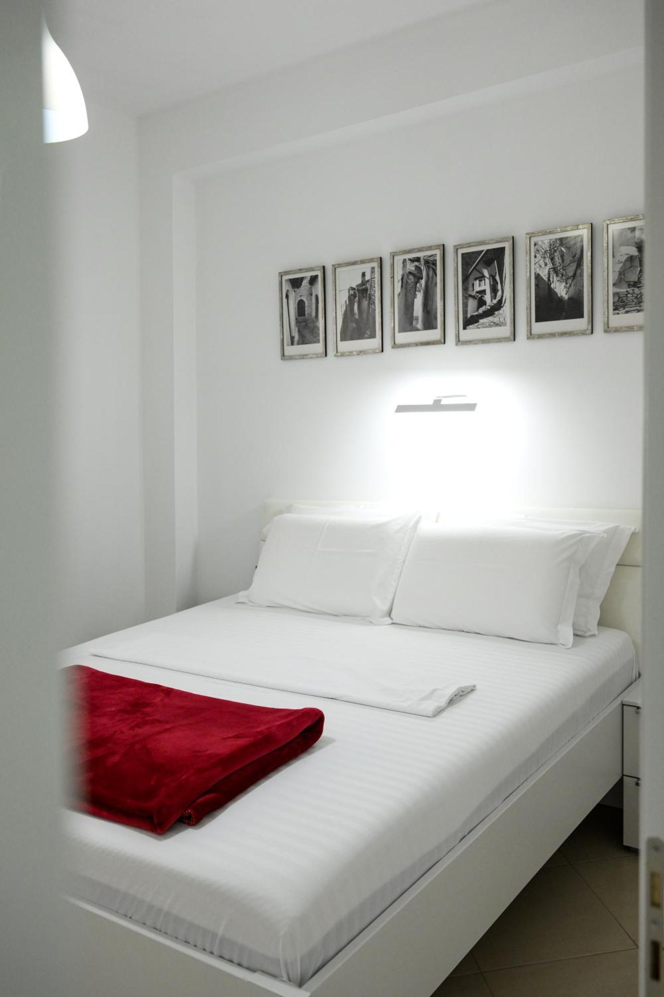 Andris Ylli & Hojza Apartman
